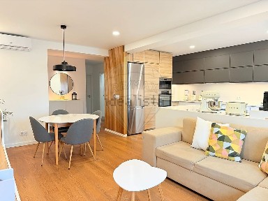 Apartamento T2 à venda na Rua Ferreira de Castro