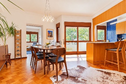 Apartamento T5 à venda na Rua de Paulo da Gama