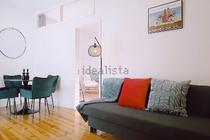Arrendamento de apartamento T1 na Rua dos Lagares, 25