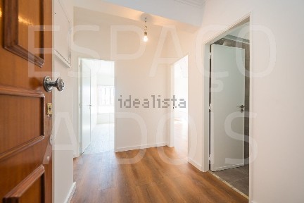 Arrendamento de apartamento T1 na Rua Elias Garcia, 40