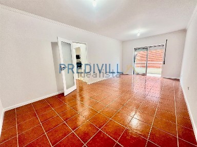 Apartamento T2 à venda na Barreiros - Moninhas