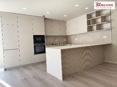 Apartamento T3 à venda na Rua António Pereira Maia s/n
