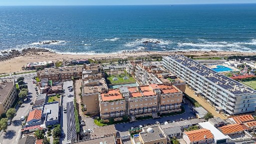 Apartamento T3 à venda na Avenida da Praia s/n