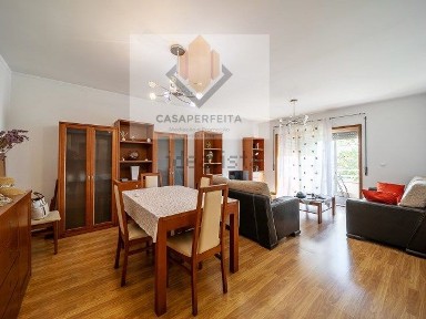 Apartamento T2 à venda na Rua Doutor Jorge Fonseca Jorge