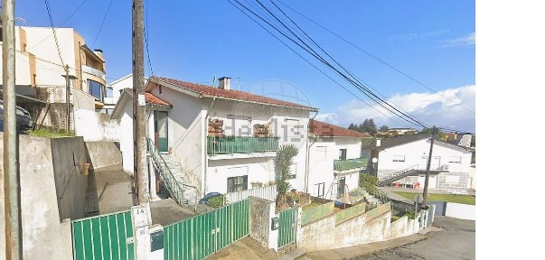 Arrendamento de moradia independente na Travessa Manuel da Silva Gomes