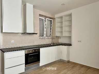Apartamento T1 à venda na Rua Rosas, 53 a