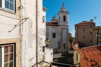 Apartamento T2 à venda no Beco de São Miguel, 39