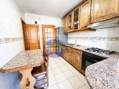 Arrendamento de apartamento T3 em Argoncilhe