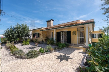 Casa ou moradia à venda em Poiares (Santo André)