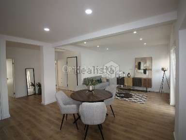 Apartamento T3 à venda na Rua República da Bolívia