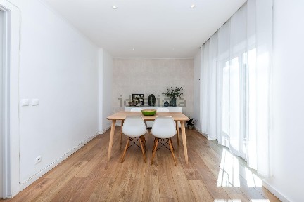 Apartamento T2 à venda na Avenida Tomás Ribeiro, 91