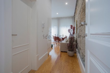 Arrendamento de apartamento T0 na Rua do Almada