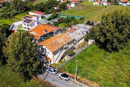 Moradia independente à venda na Travessa Tranqueira