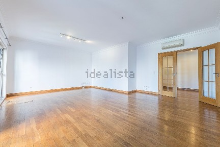 Arrendamento de apartamento T3 na Rua Engenheiro Fernando Vicente Mendes
