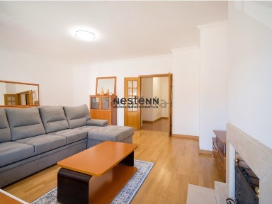 Arrendamento de apartamento T2 na Lourinhã