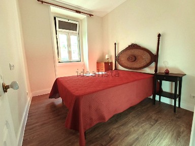Arrendamento de apartamento T1 na Rua das Laranjeiras, 21