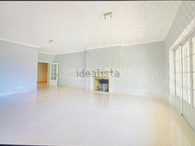 Arrendamento de apartamento T4 na Avenida República