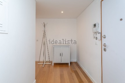 Apartamento T2 à venda na Rua Sacadura Cabral