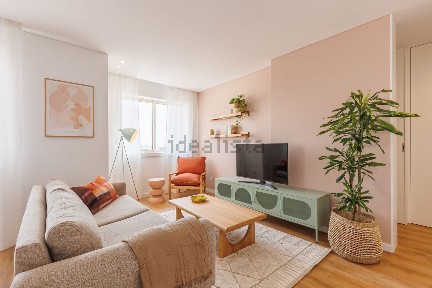 Arrendamento de apartamento T1 na Rua de Câmara Pestana, 465