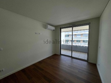 Arrendamento de apartamento T2 na Rua Doutor Albino Aroso s/n