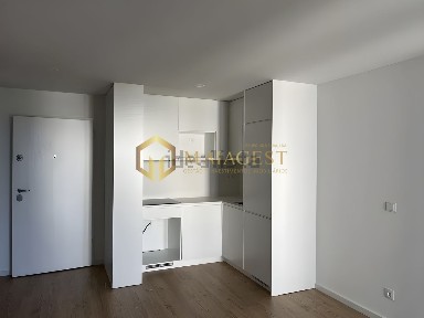 Arrendamento de apartamento T0 na Travessa de Cortes