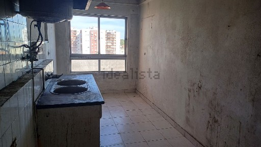 Apartamento T3 à venda na Rua Alves Redol, 3