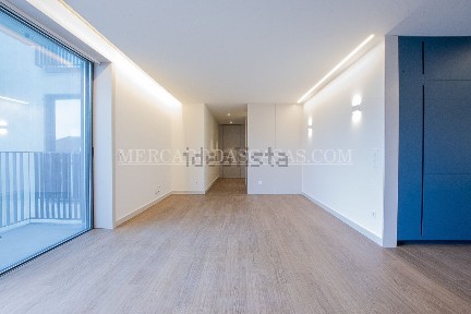 Apartamento T2 à venda na Rua 31