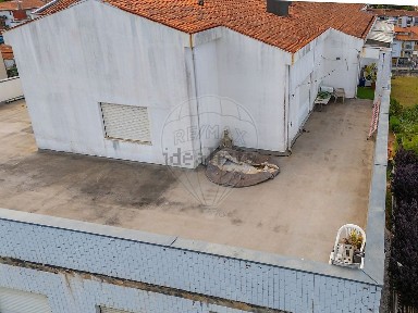 Apartamento T4 à venda na Rua Engenheiro José Bastos Xavier, 384