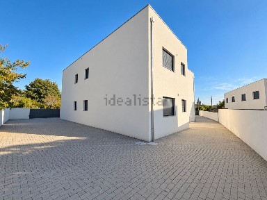 Apartamento T3 à venda na Rua Prof.joão santos