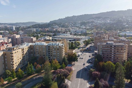 Apartamento T4 à venda na Praça Padre Ricardo da Rocha, 10