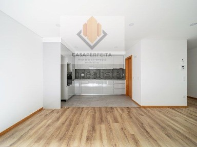 Apartamento T2 à venda na Rua da Esperança