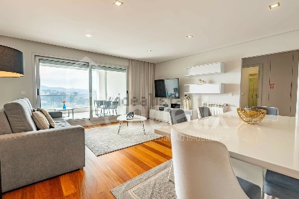 Apartamento T3 à venda na Praceta R. Dr. Joaquim Manuel Costa, 6