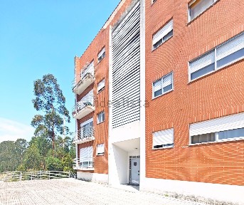 Apartamento T3 à venda na Rua Alberto Caeiro