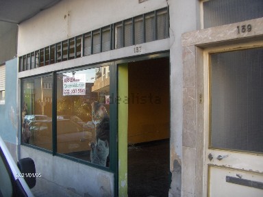 Arrendamento de espaço comercial na Rua Ferreira dos Santos