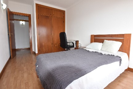 Arrendamento de apartamento T2 na Rua Doutor António José de Almeida
