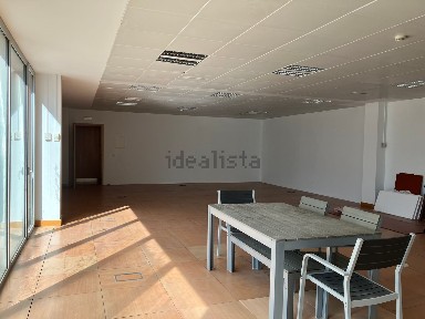 Arrendamento de escritório com espaços partilhados na Rua Rui Teles Palhinha, 8