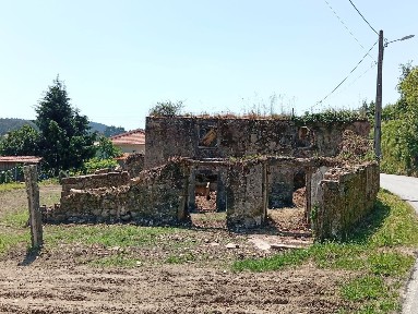 Casa de aldeia à venda na Estrada Nacional 302