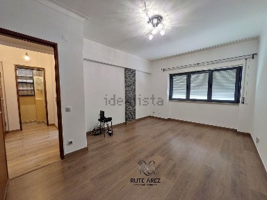 Arrendamento de apartamento T3 na Rua Alves Redol
