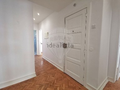 Arrendamento de apartamento T3 na Rua Fernão Lopes