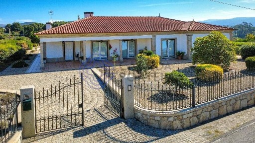 Casa ou moradia à venda na Rua de Santa Cristina, 1952