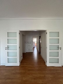 Arrendamento de apartamento T3 na Rua Mariano Pina