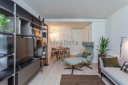 Arrendamento de apartamento T1 na Rua António Enes
