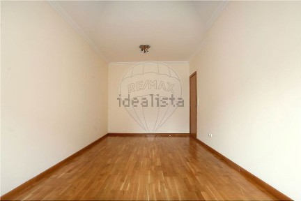 Arrendamento de apartamento T1 na Rua Lucília Simões