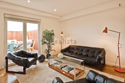 Arrendamento de apartamento T3 na Rua de São Bento