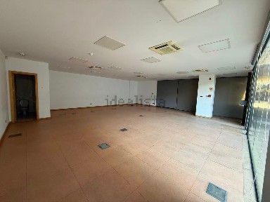 Arrendamento de espaço comercial na Rua da Cozinha Económica