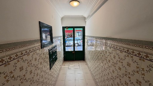 Apartamento T1 à venda na Rua Laureano de Oliveira, 32