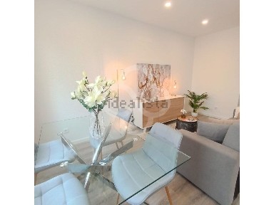 Apartamento T3 à venda na Rua Angelina Vidal, 21