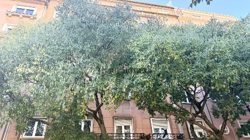 Apartamento T3 à venda na Rua de Dona Estefânia, 81