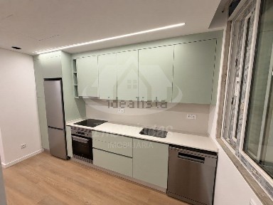 Apartamento T2 à venda na Rua Francisco Lourenço