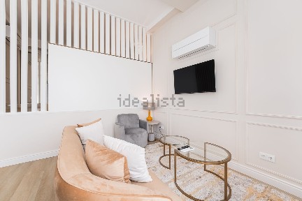 Arrendamento de apartamento T0 na Rua de Passos Manuel, 76